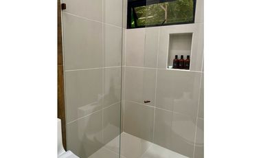 CASA CON LOTE A LA VENTA EN CALDAS