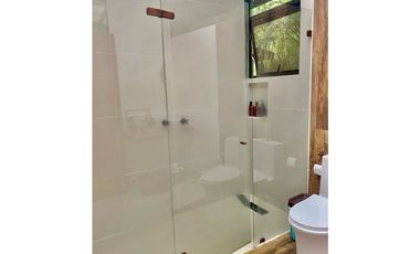 CASA CON LOTE A LA VENTA EN CALDAS