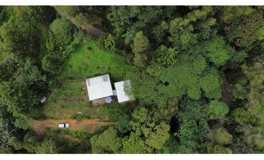 CASA CON LOTE A LA VENTA EN CALDAS