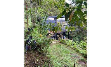 CASA CON LOTE A LA VENTA EN CALDAS