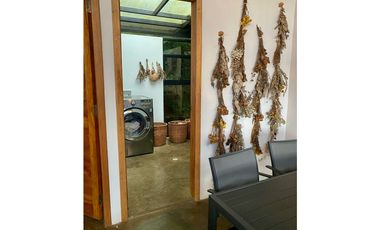 CASA CON LOTE A LA VENTA EN CALDAS
