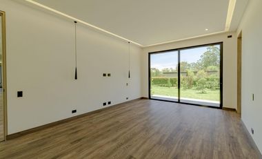 Casa en Venta Nueva en Llanogrande Rionegro