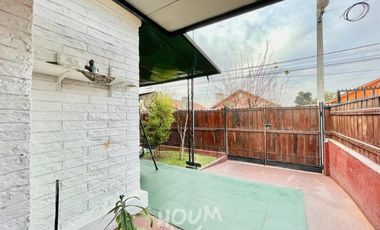 LINDA CASA EN SECTOR MUY TRANQUILO