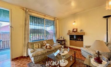 LINDA CASA EN SECTOR MUY TRANQUILO