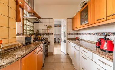 EXCELENTE CASA DE ESTILO - VENTA - 6 AMB - SUITE - PATIO - PARRILLA - BELGRANO R