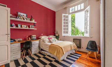 EXCELENTE CASA DE ESTILO - VENTA - 6 AMB - SUITE - PATIO - PARRILLA - BELGRANO R