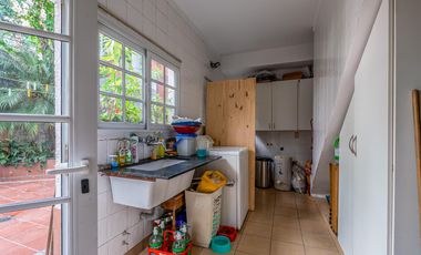 EXCELENTE CASA DE ESTILO - VENTA - 6 AMB - SUITE - PATIO - PARRILLA - BELGRANO R