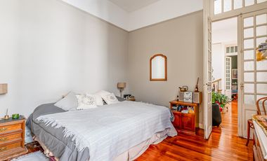 EXCELENTE CASA DE ESTILO - VENTA - 6 AMB - SUITE - PATIO - PARRILLA - BELGRANO R