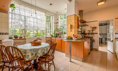 EXCELENTE CASA DE ESTILO - VENTA - 6 AMB - SUITE - PATIO - PARRILLA - BELGRANO R