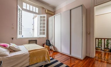 EXCELENTE CASA DE ESTILO - VENTA - 6 AMB - SUITE - PATIO - PARRILLA - BELGRANO R
