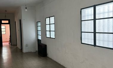 Casa 4 ambientes + local en Victoria, calle constitucion