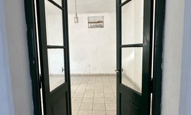Casa 4 ambientes + local en Victoria, calle constitucion