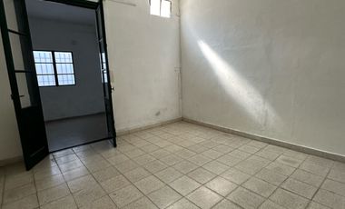 Casa 4 ambientes + local en Victoria, calle constitucion
