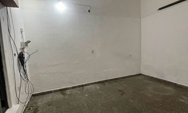 Casa 4 ambientes + local en Victoria, calle constitucion