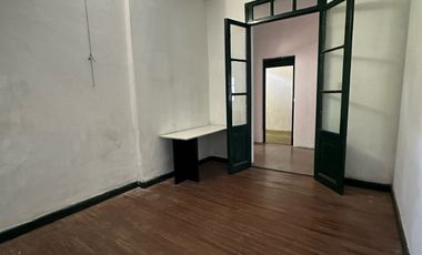Casa 4 ambientes + local en Victoria, calle constitucion