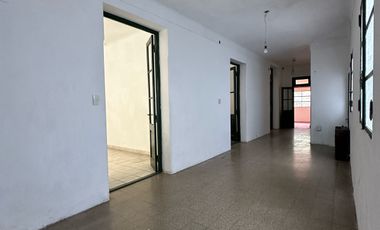 Casa 4 ambientes + local en Victoria, calle constitucion