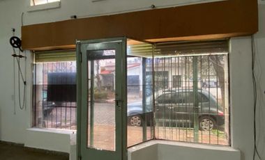 Casa 4 ambientes + local en Victoria, calle constitucion