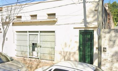 Casa 4 ambientes + local en Victoria, calle constitucion