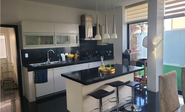 Casa en venta Urbanizacion Altos de Manta Beach.
