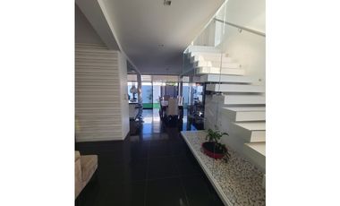 Casa en venta Urbanizacion Altos de Manta Beach.