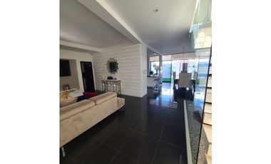 Casa en venta Urbanizacion Altos de Manta Beach.