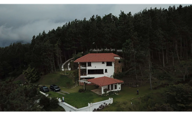 se vende casa en altos de maria