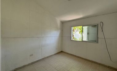 Venta casa dos dormitorios con cochera zona Almafuerte, Bazan y Bustos