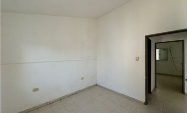 Venta casa dos dormitorios con cochera zona Almafuerte, Bazan y Bustos