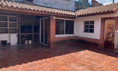 Chalet en venta en Bernal Oeste