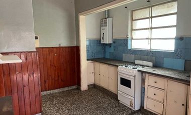 Chalet en venta en Bernal Oeste
