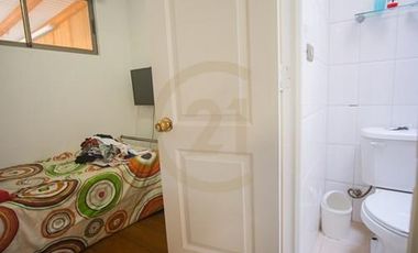 Venta hermosa casa en condominio en Las Condes.