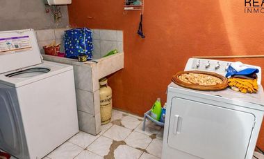 VENTA DE CASA - 4 DORMITORIOS - SECTOR PUERTAS DEL SOL