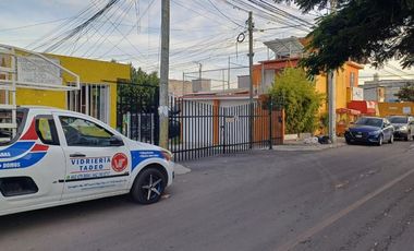 CASA EN VENTA CON USO DE SUELO COMERCIAL EN QUERÉTARO