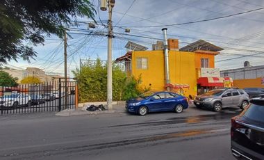 CASA EN VENTA CON USO DE SUELO COMERCIAL EN QUERÉTARO