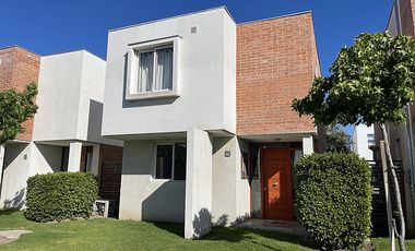 CASAS EN VENTA EN ISLA DE MAIPO (CÓD. 437)