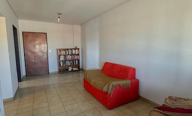 APTO CREDITO Departamento 3 ambientes en moron centro con balcon al frente