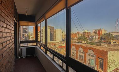 APTO CREDITO Departamento 3 ambientes en moron centro con balcon al frente