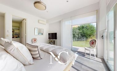 Casa en venta en Costa Esmeralda, fondo libre