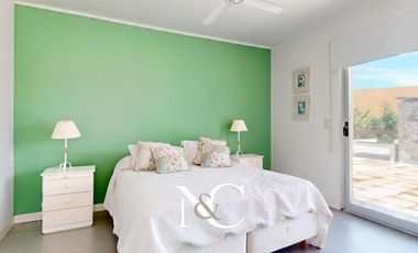 Casa en venta en Costa Esmeralda, fondo libre