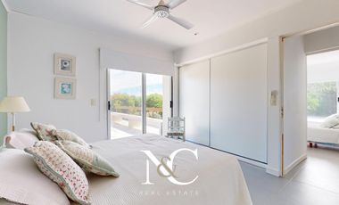 Casa en venta en Costa Esmeralda, fondo libre