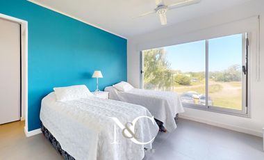 Casa en venta en Costa Esmeralda, fondo libre