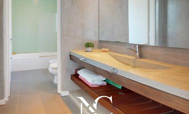 Casa en venta en Costa Esmeralda, fondo libre