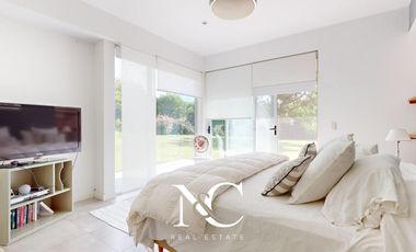Casa en venta en Costa Esmeralda, fondo libre