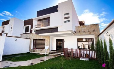 EN VENTA CASA EXCLUSIVA