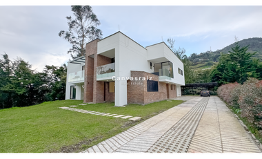 Venta de Casa Campestre en Parcelación Alto de Palmas