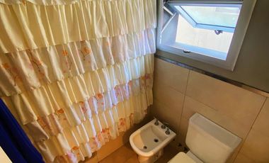 Departamento de categoría con terraza propia , cochera doble y baulera.