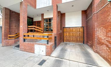 Departamento en venta en Lanús Oeste 4 ambientes con cochera