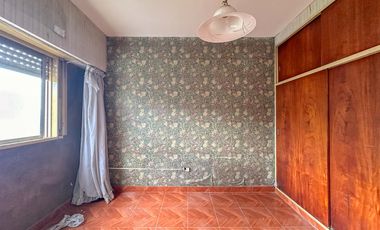 Departamento en venta en Lanús Oeste 4 ambientes con cochera