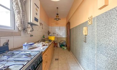 Departamento en venta en Lanús Oeste 4 ambientes con cochera