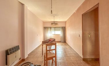 Departamento en venta en Lanús Oeste 4 ambientes con cochera